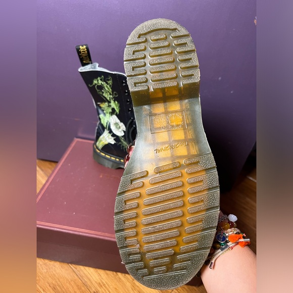 Dr. Martens 1490 WB Wild Botanics Combat Boots size 10 - Picture 2 of 6